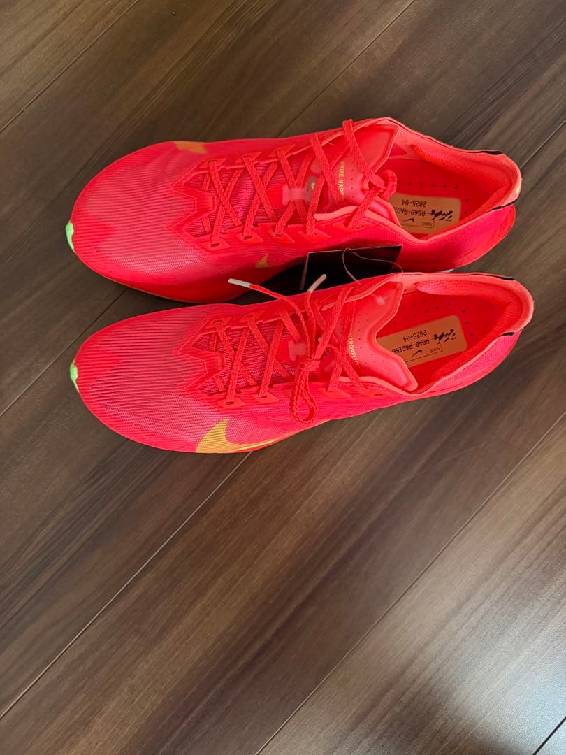 ナイキヴェイパーフライ4新品27.5センチ