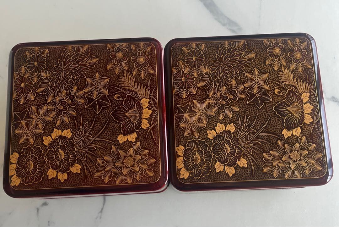 輪島塗　金箔花柄4段重箱 木箱付き