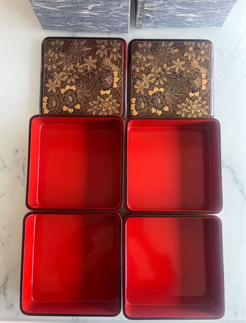 輪島塗　金箔花柄4段重箱 木箱付き