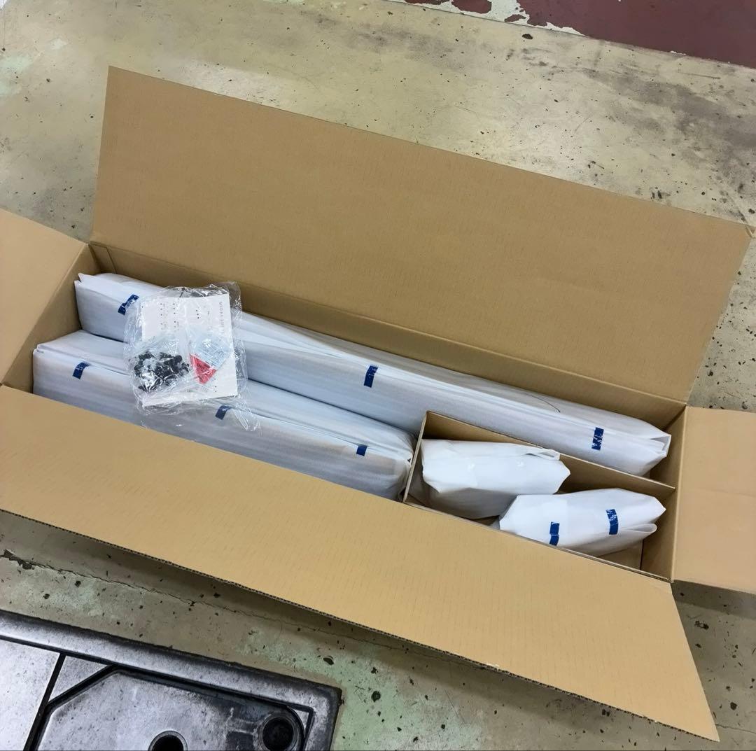 アカボヒロ 新品未使用 トヨタ クラウンスポーツ モデリスタサイドスカート