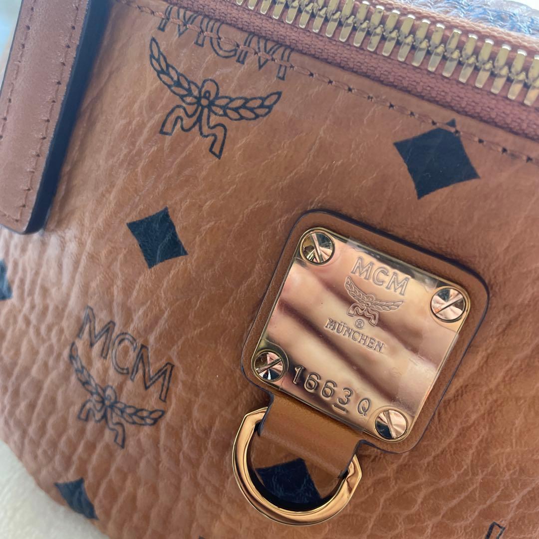 mcm ボディバッグ　ブラウン　美品
