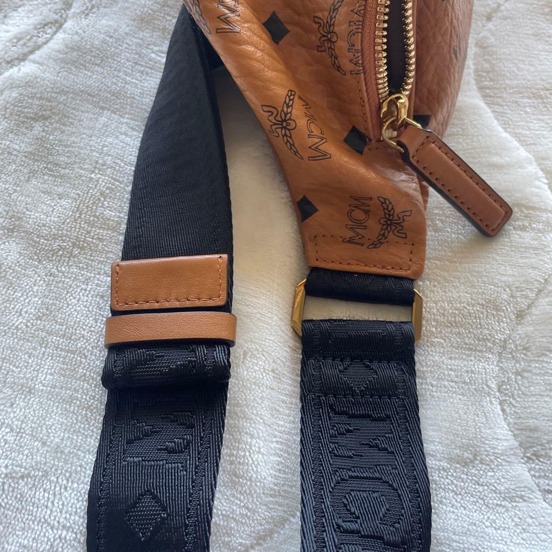 mcm ボディバッグ　ブラウン　美品