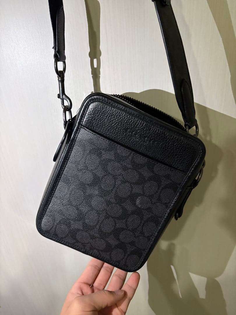 Coach ブラック レザー ショルダーバッグ
