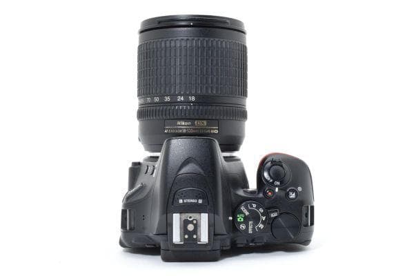 Nikon D5600 AF-S 18-135mmレンズセット　SDカード付