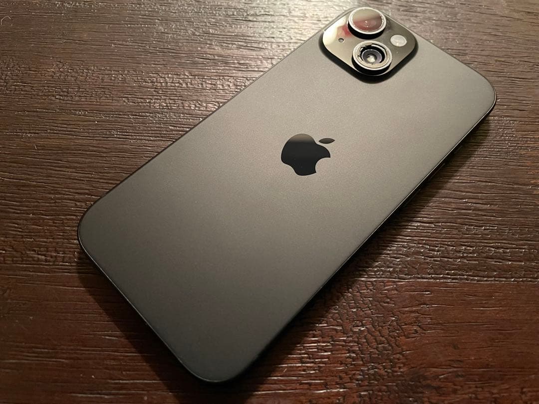 iPhone15 128GB ブラック SIMフリー レンズ割れ 箱付き 初期化