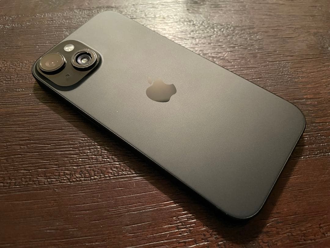 iPhone15 128GB ブラック SIMフリー レンズ割れ 箱付き 初期化