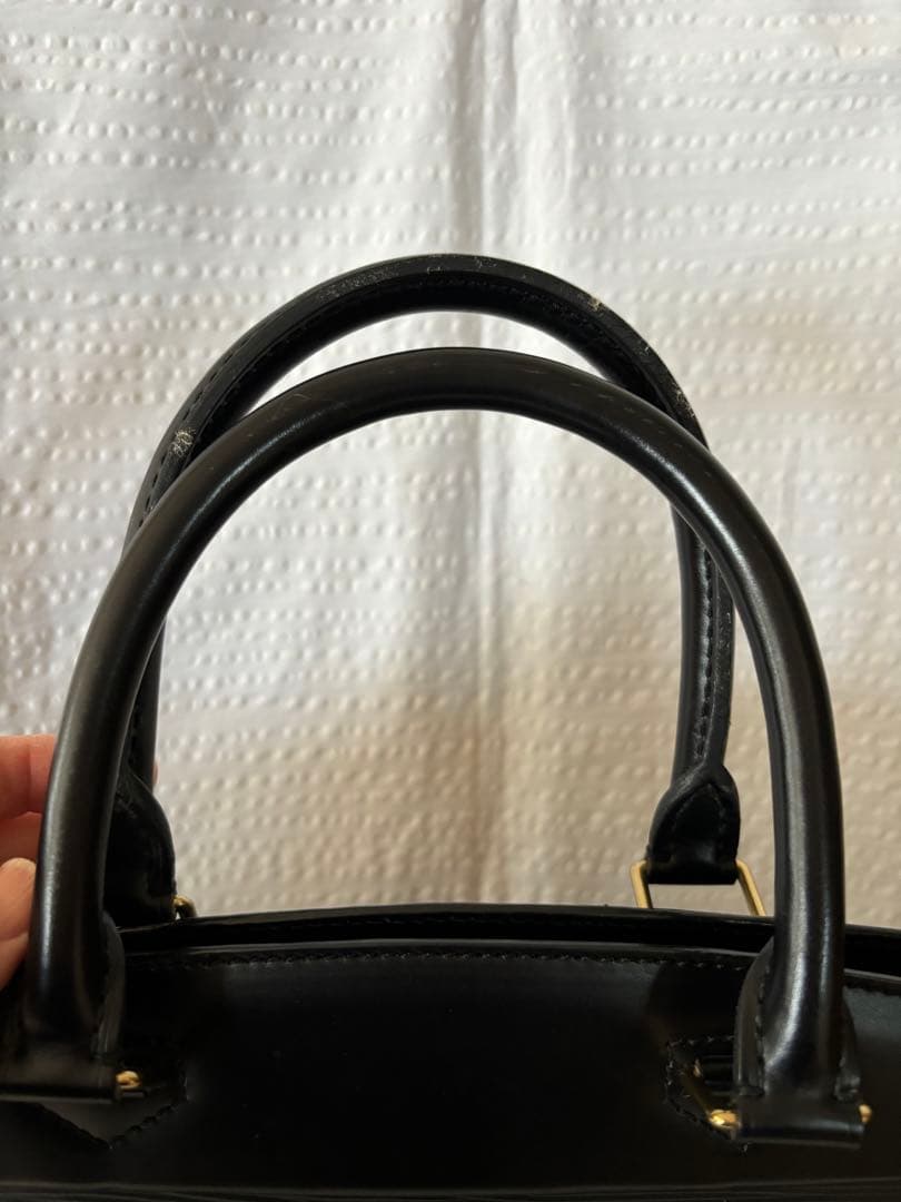 Louis Vuitton エピレザー ブラック ビジネスバッグ