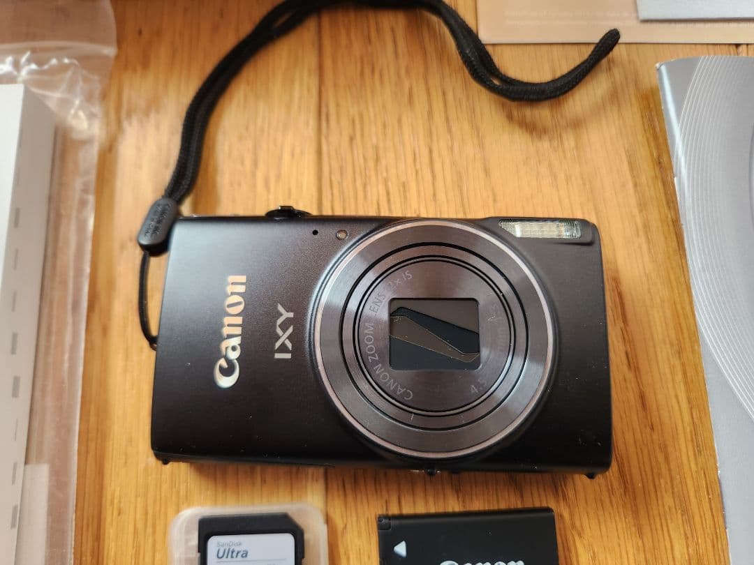 Canon IXY640 ブラック デジカメ バッテリー、Disk16GB付き