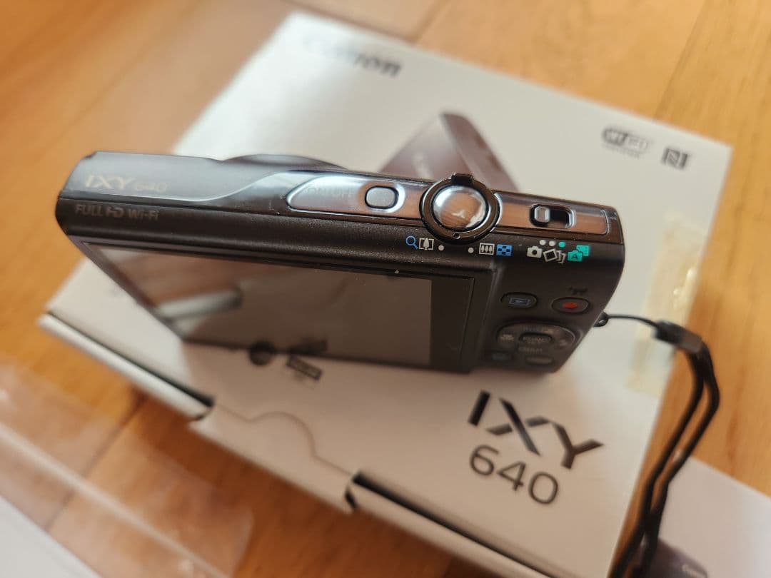 Canon IXY640 ブラック デジカメ バッテリー、Disk16GB付き