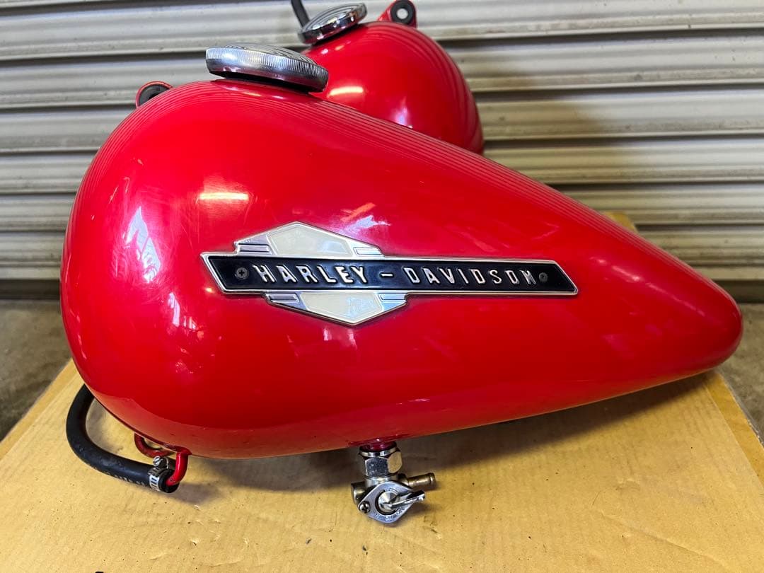 Harley-Davidson 分割タンク