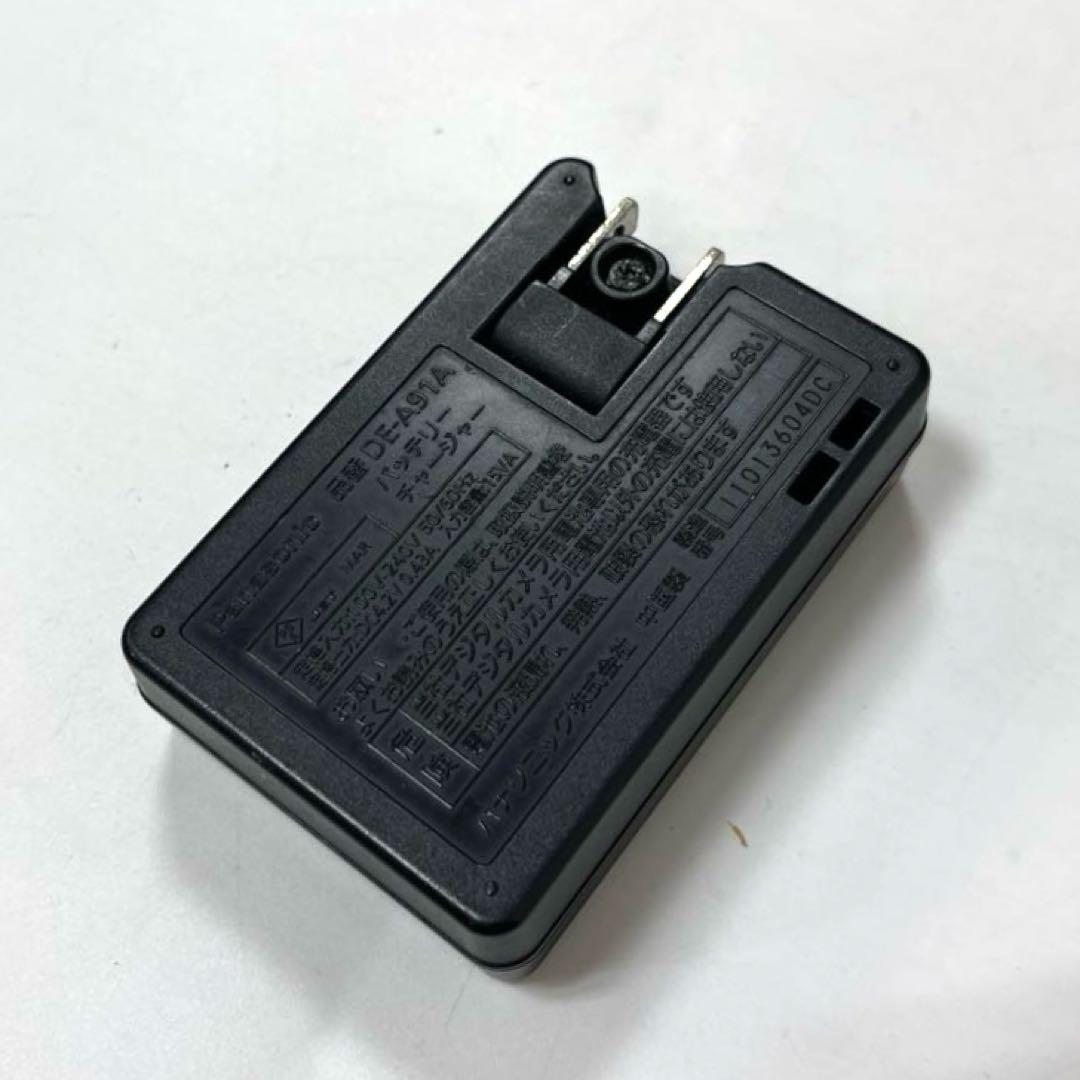 【動作確認済】Panasonic LUMIX DMC-FH5 デジカメ　充電器付