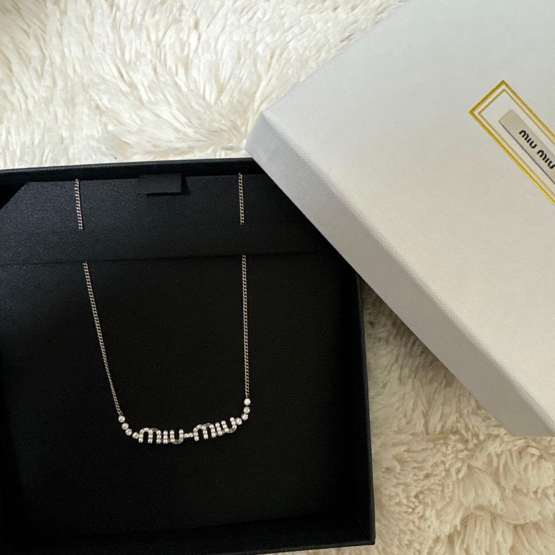 miumiuネックレス