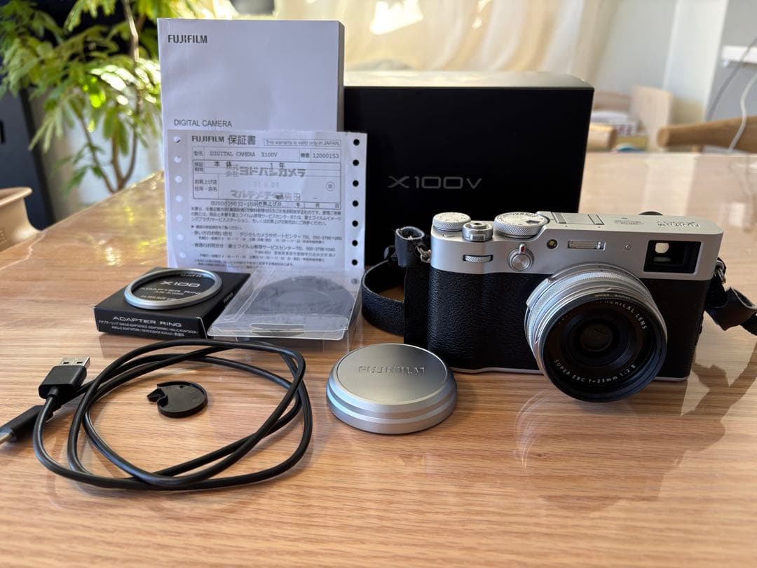 lux【シャッター数3500】Fujifilm X100V デジタルカメラ