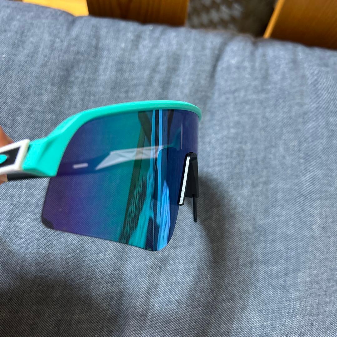 オークリーサングラスSutro Lite のエメラルド色
