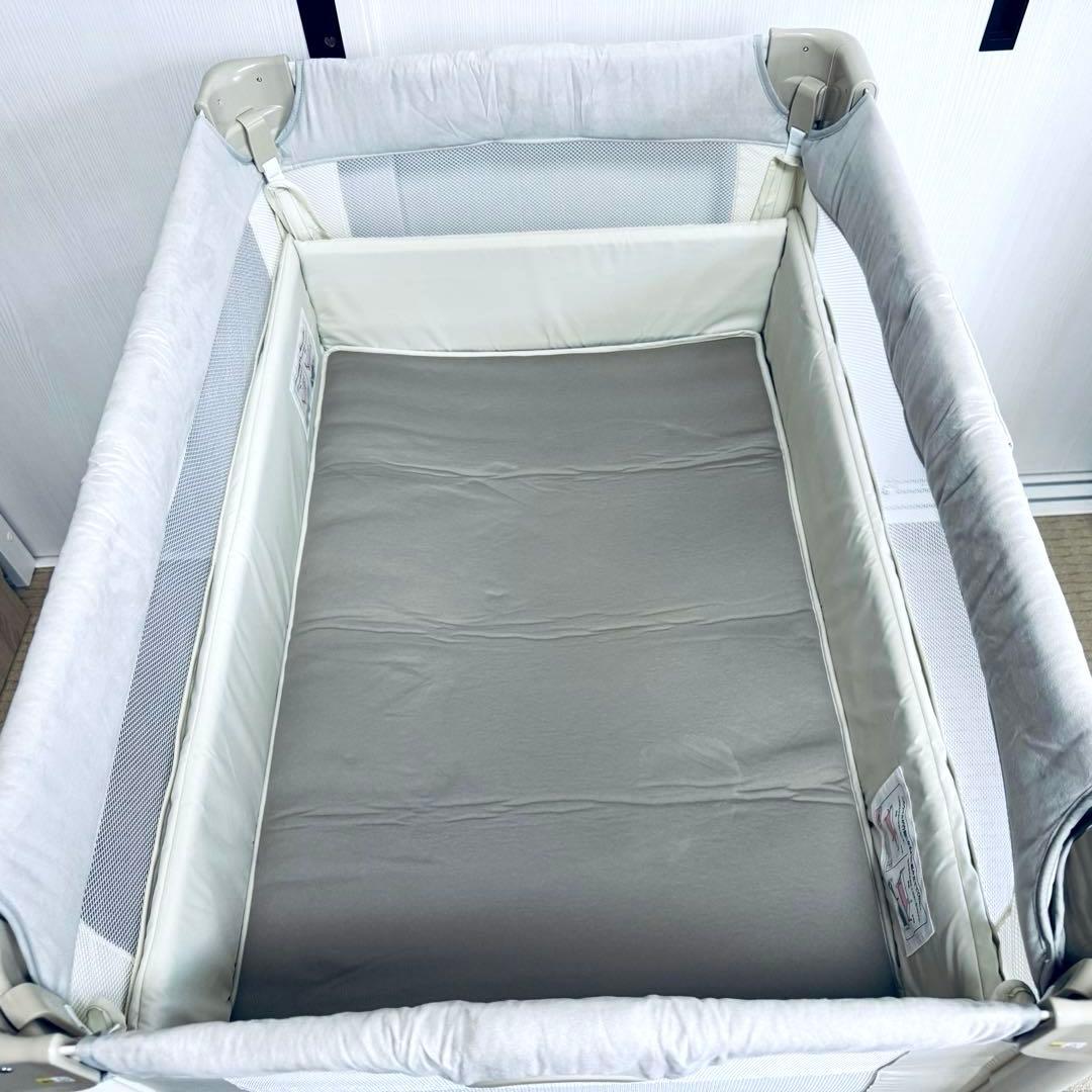 【美品】ベビーベッド ココネルエアープラスAB ホワイトベージュ