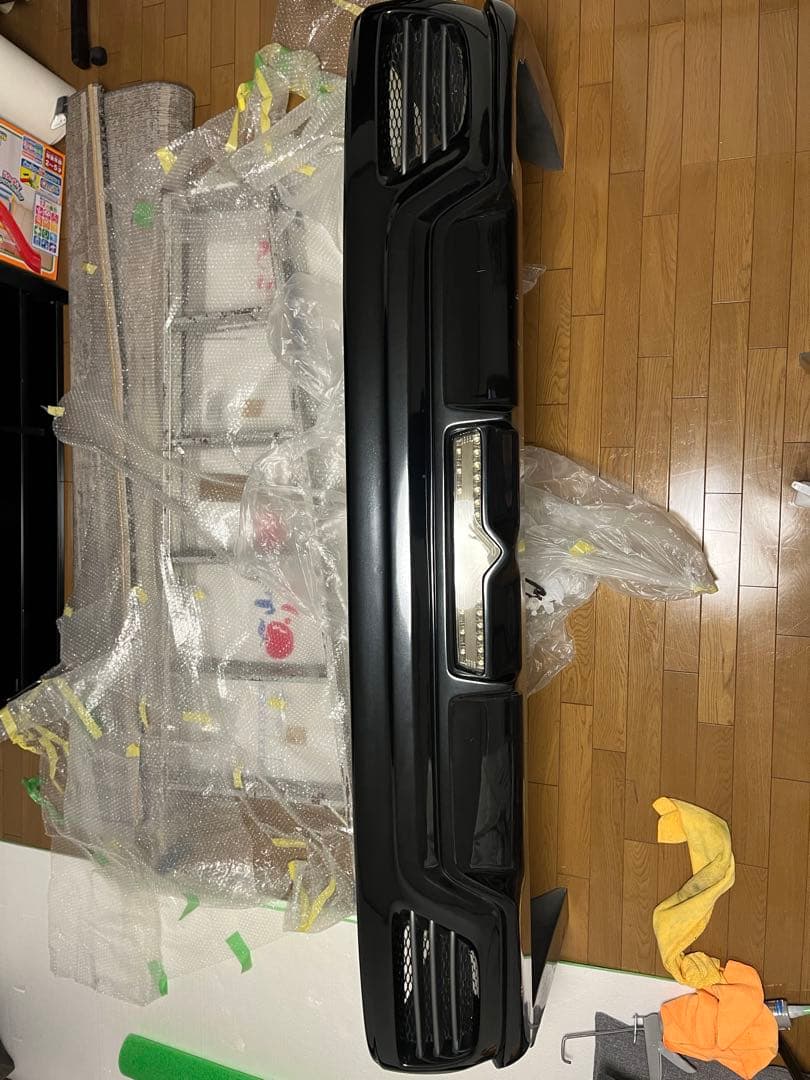 カ*メ様 ハイエースリアバンパー LEDライト付き