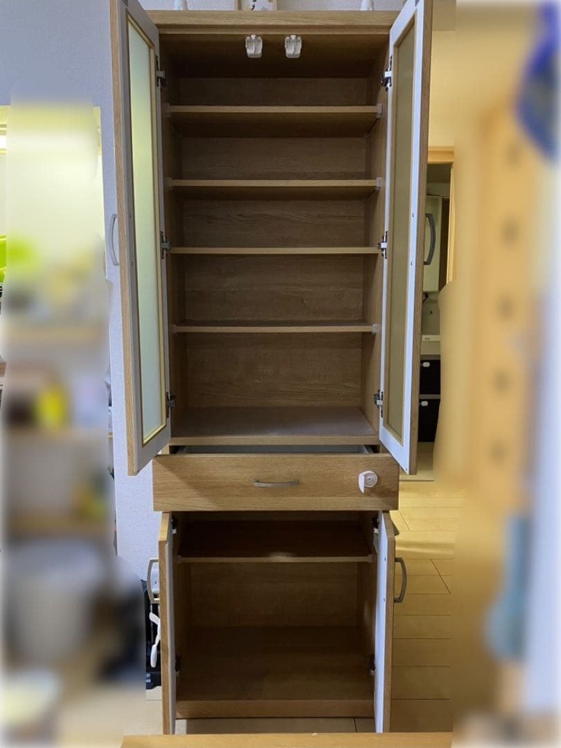 ニトリ 食器棚 木目調 ガラス扉キャビネット 収納 お皿 キッチン収納