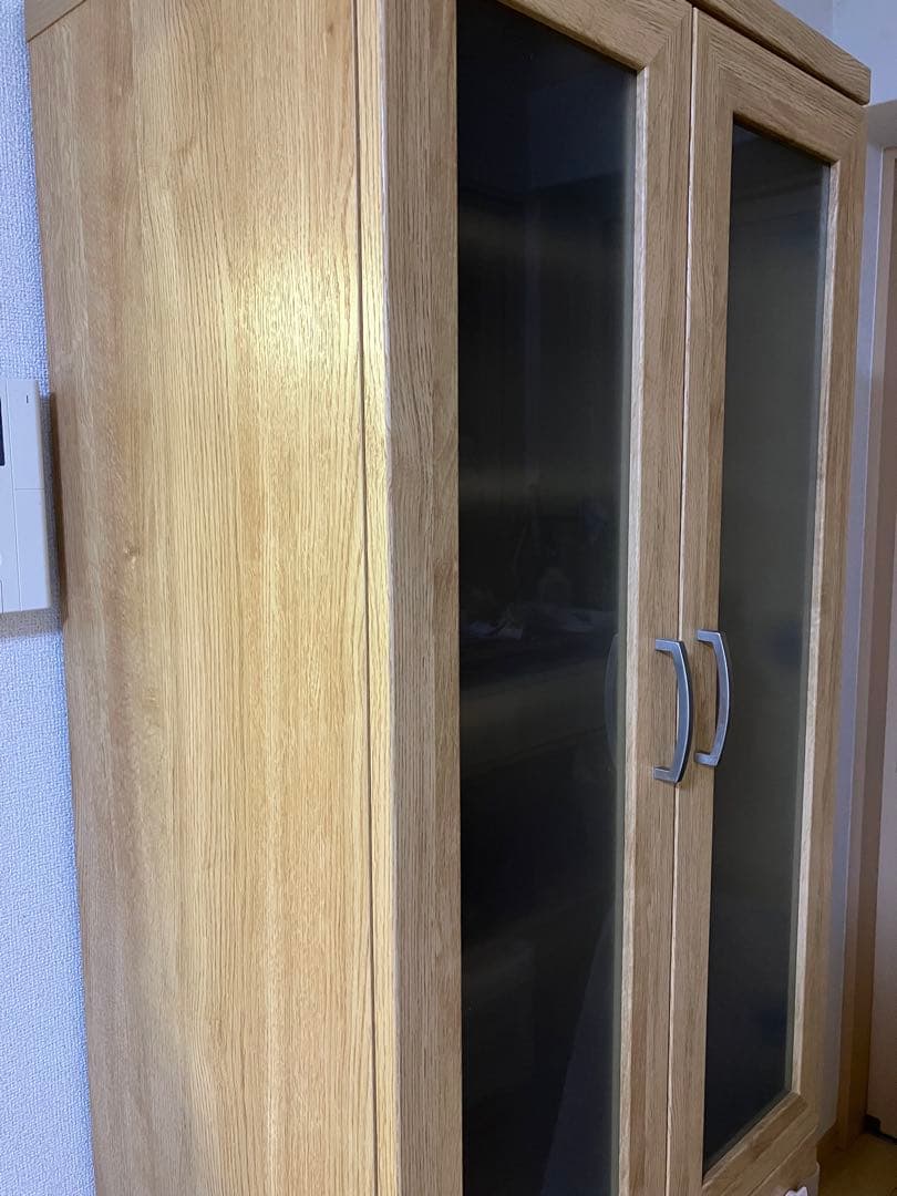 ニトリ 食器棚 木目調 ガラス扉キャビネット 収納 お皿 キッチン収納