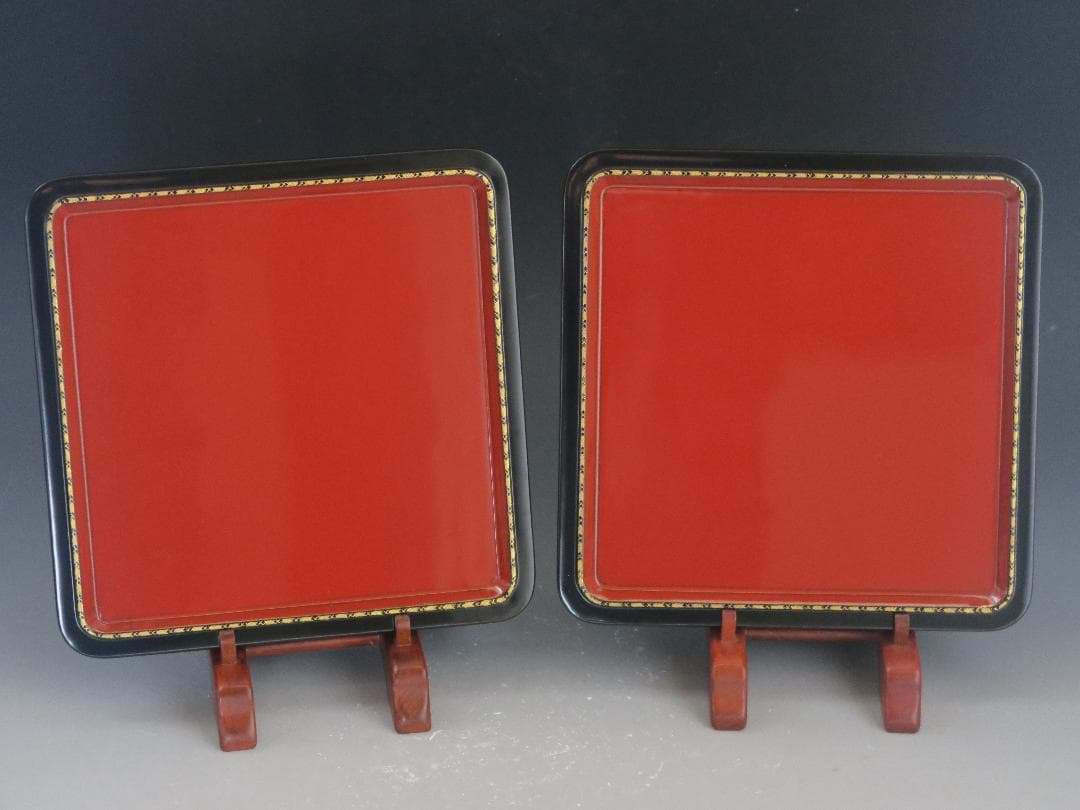 【輪島塗】極上菊詰沈金 四段重箱 内朱塗 蓋二枚 縁網代沈金重台付 天然木 共箱