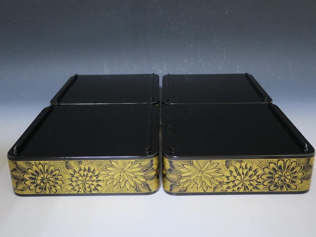 【輪島塗】極上菊詰沈金 四段重箱 内朱塗 蓋二枚 縁網代沈金重台付 天然木 共箱