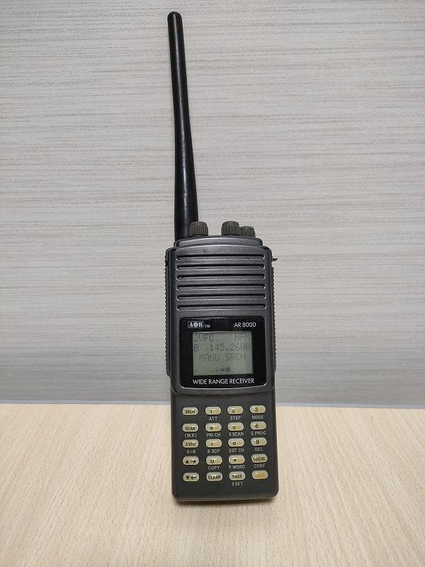 AOR 広帯域受信機 AR8000　530khz～1900Mhz 中古現状品