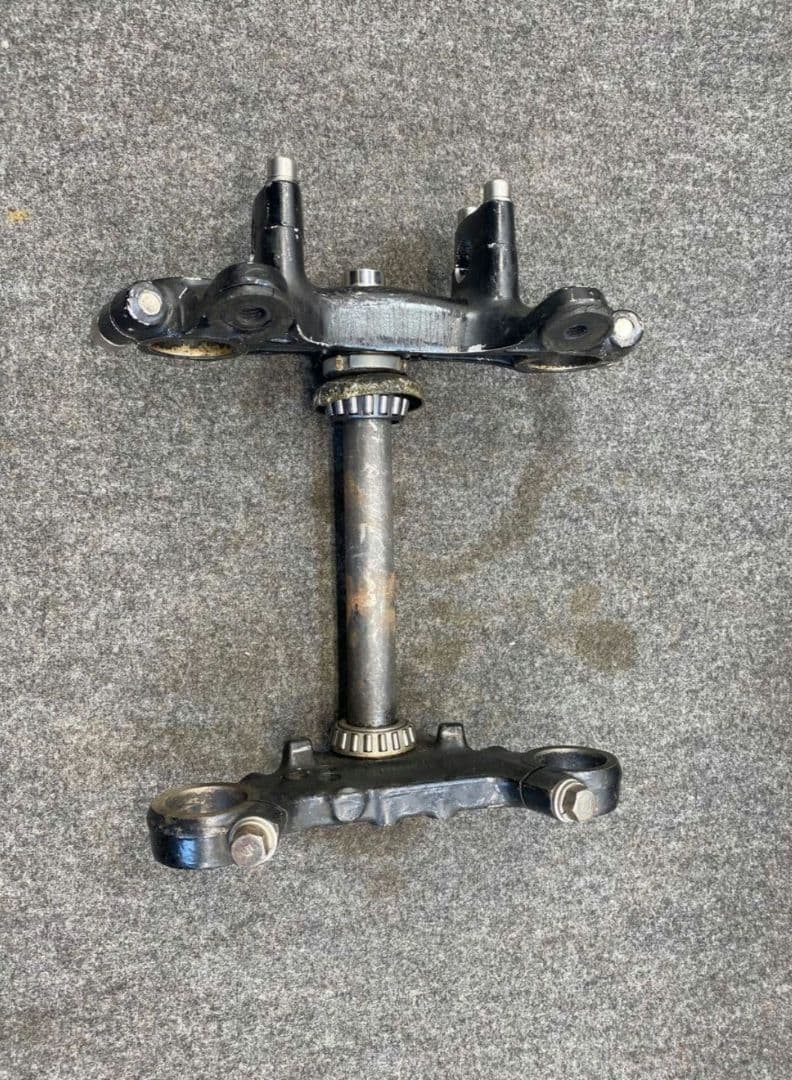 GT750 トップブリッジ ステアリングステム アンダーブラケット