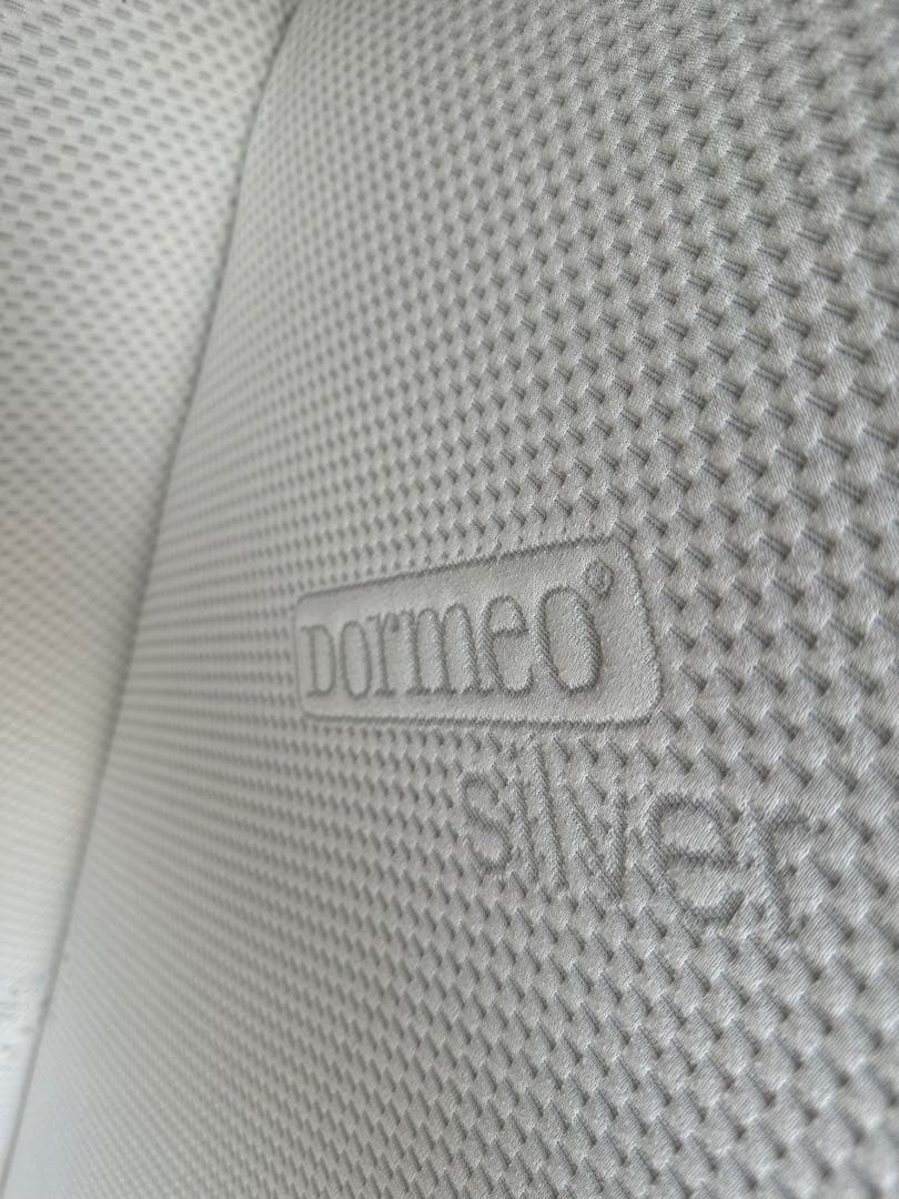 y*i様 正規品ドルメオ DORMEO 三折り マットレス ダブル