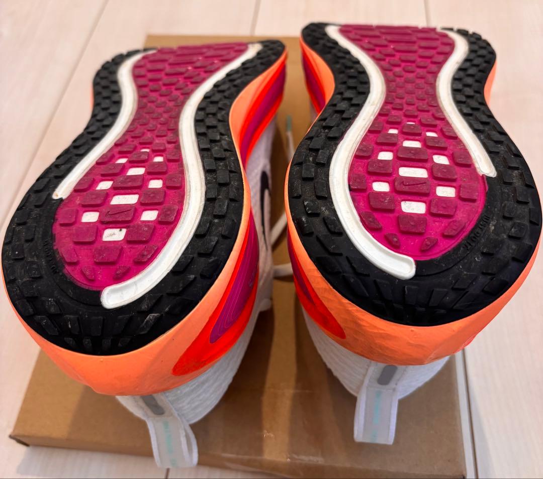 NIKE ナイキ ボメロプラス Vomero+ レディース 23.5cm