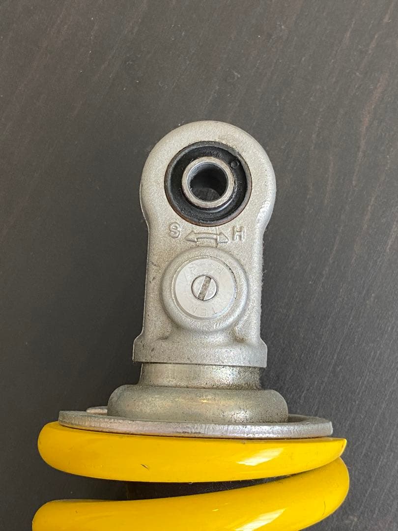 MT09 XSR900 ノーマルリアサスペンション　ヤマハ