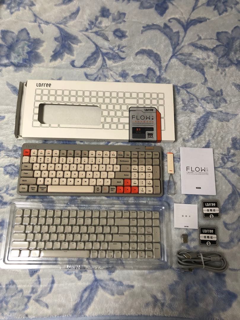 Lofree Flow Lite 100 Retro キーキャップ付き