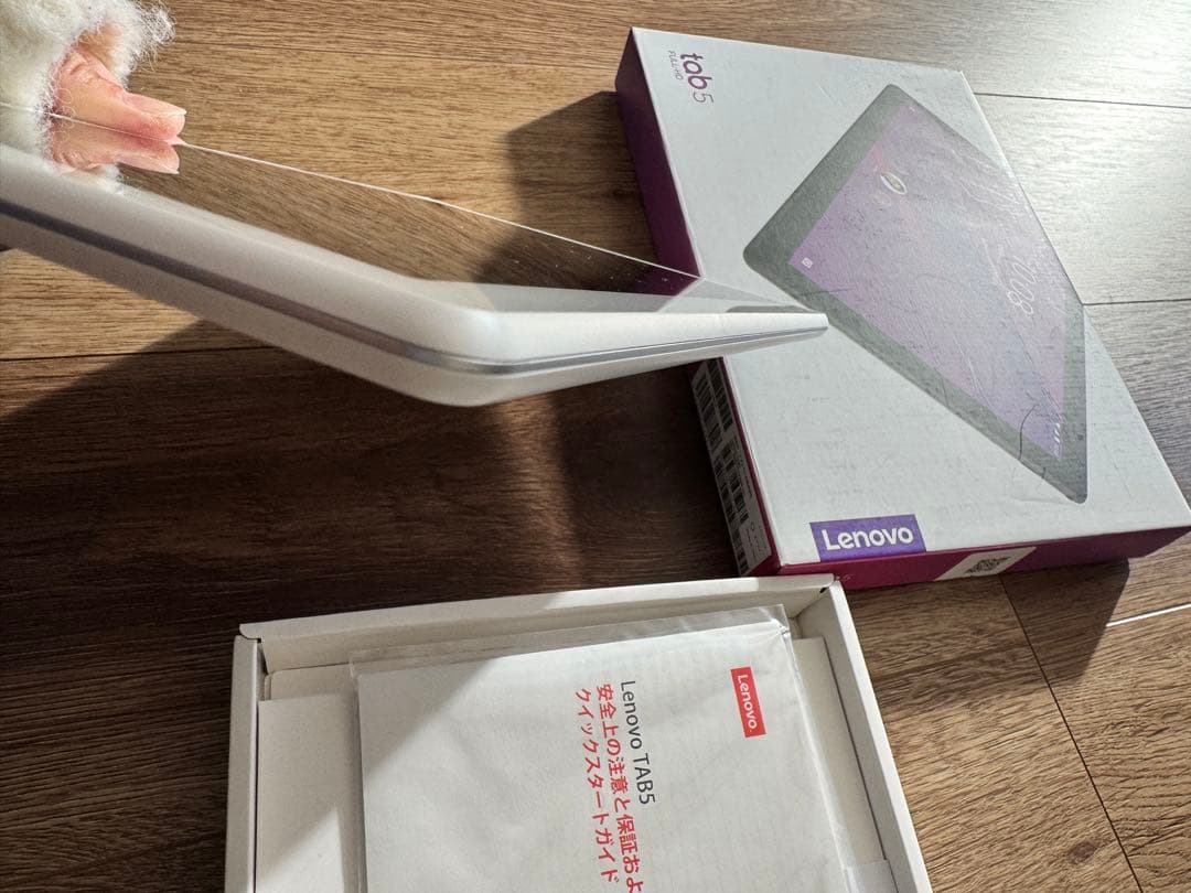 Lenovo TAB5 タブレット ホワイト　防水