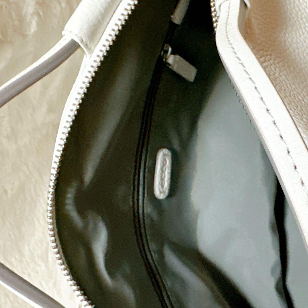 美品 eccoホワイトレザー ハンドバッグ ダブルハンドル