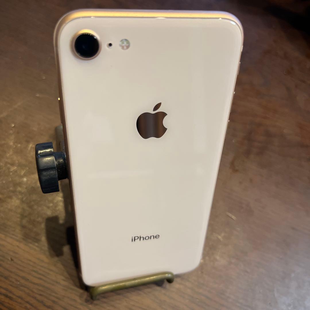 美品　iPhone8 本体