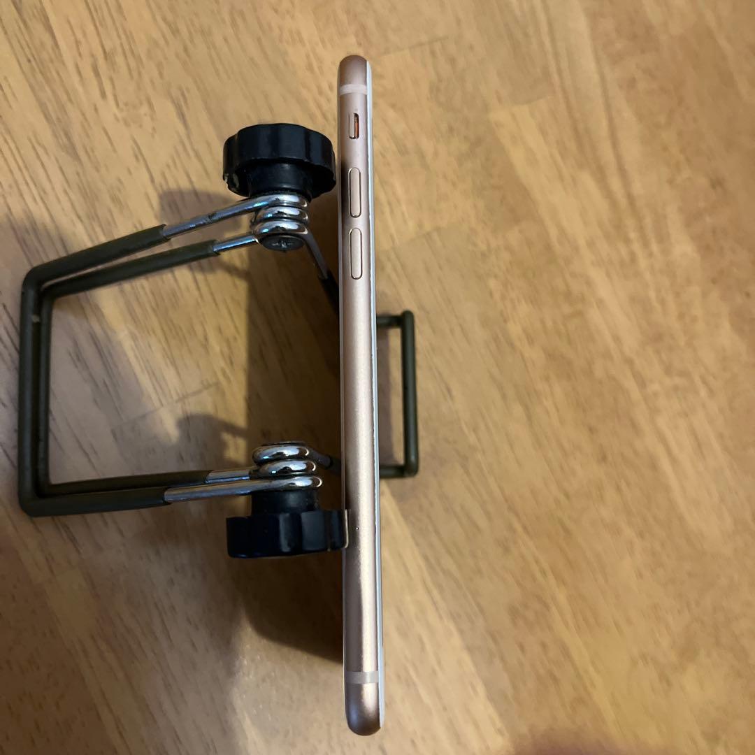 美品　iPhone8 本体