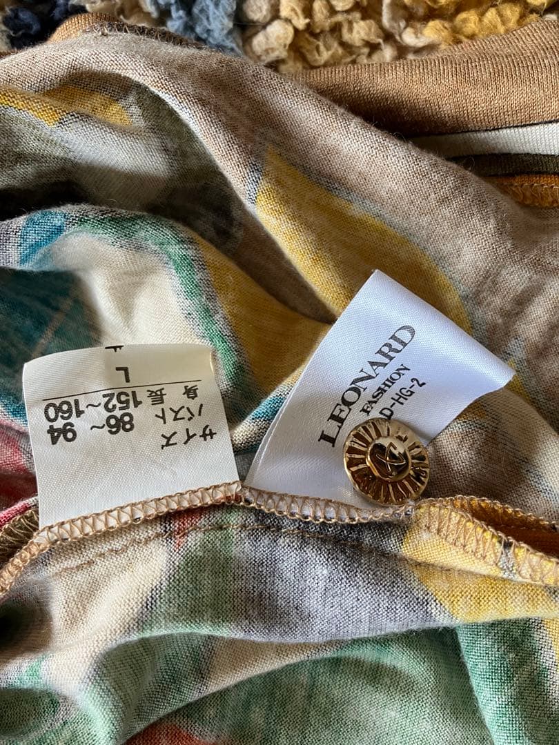 レオナール シルク ウールワンピース 金ボタン