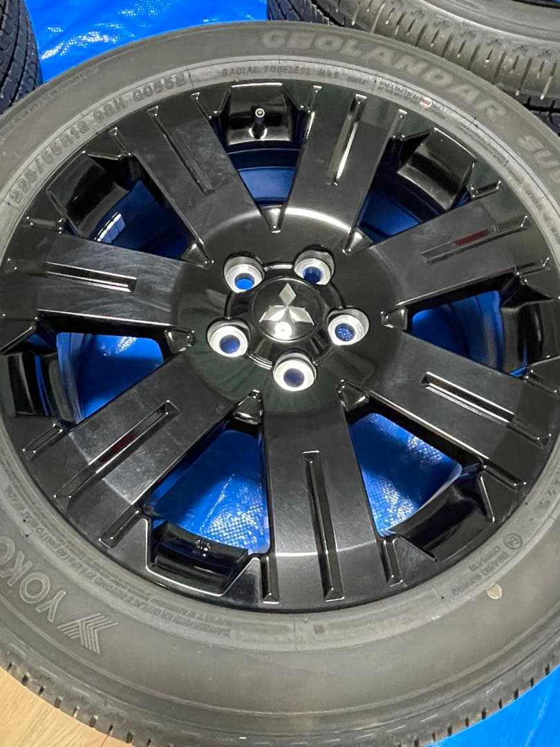 三菱デリカD5 シャモニー タイヤ ホイール【新車外し】1点ずつ出品　（3/4）
