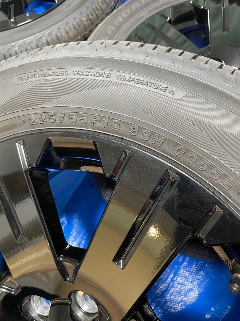 三菱デリカD5 シャモニー タイヤ ホイール【新車外し】1点ずつ出品　（3/4）