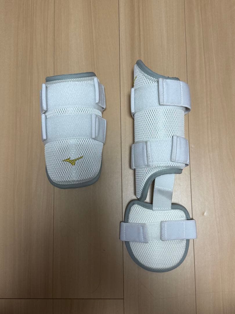 ミズノプロ　エルボーガード ホワイト