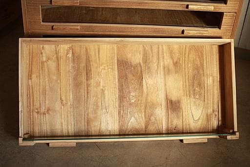 古い前面ガラスの引き出し4段　カトラリー収納　食器棚　収納棚　古家具