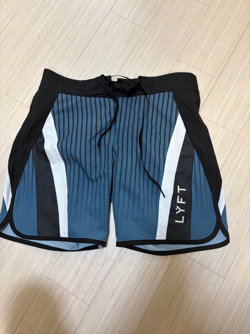 LYFT リフト　サーフパンツ　Mサイズ