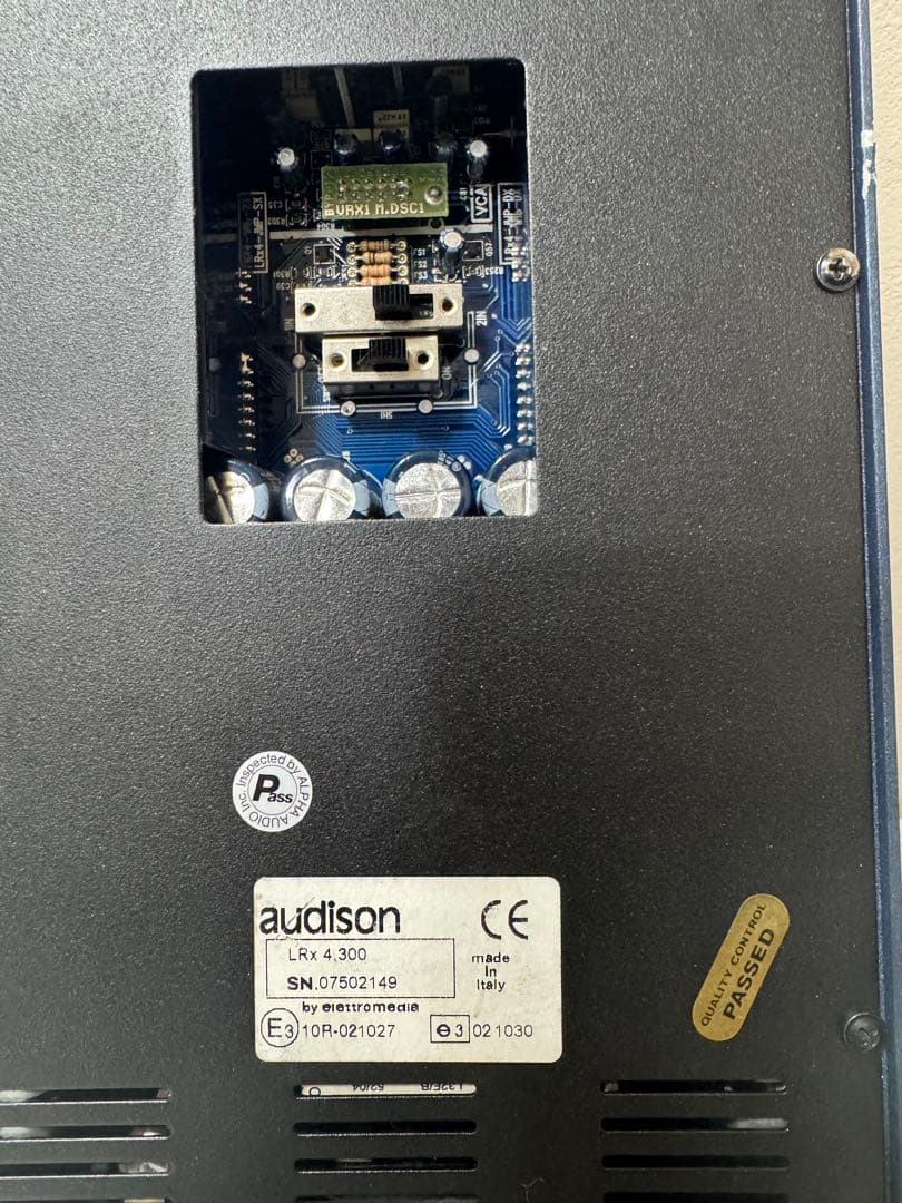 Audison（オーディソン）4ch パワーアンプ LRx4•300