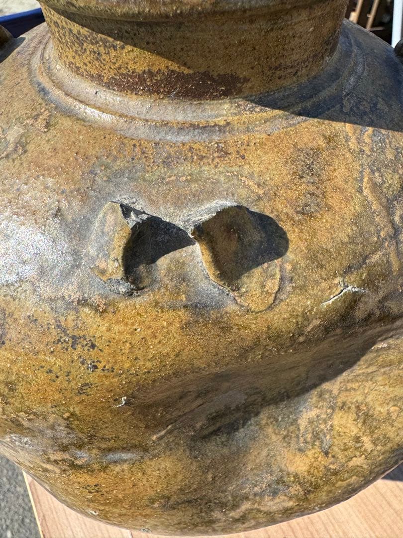 陶器製の茶色い丸型壺　備前焼？古備前？四耳　壺