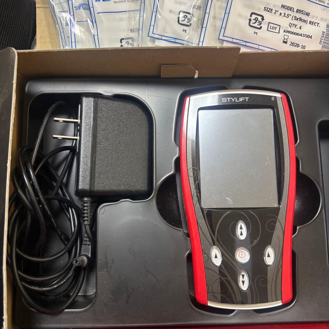 STYLIFT 電気筋肉刺激装置 本体と電極パッド付き※ ※電極コードなし