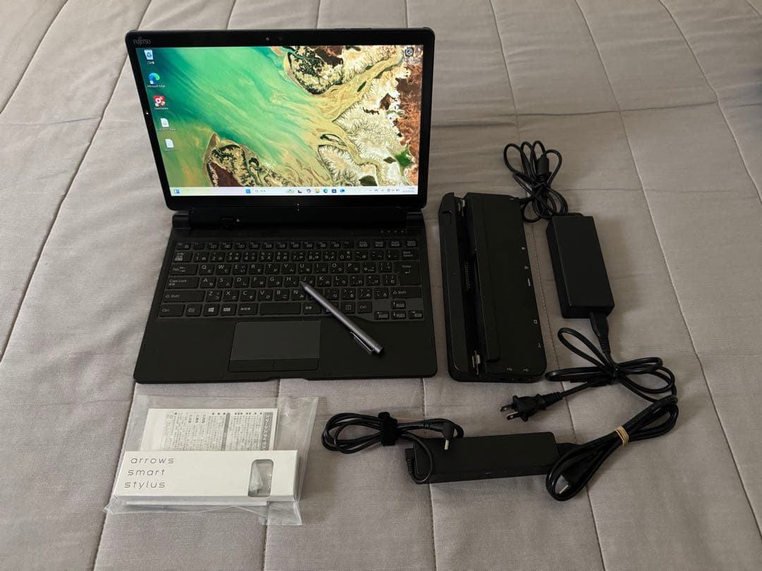 Windowsタブレット本体 Fujitsu Arrows Tab Q739 A/B i5 4GB 128GB