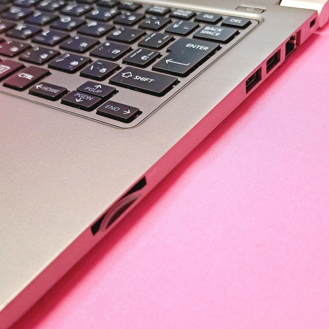 G68 小型軽量 東芝ノートパソコン 第7世代i5/SSD Windows11