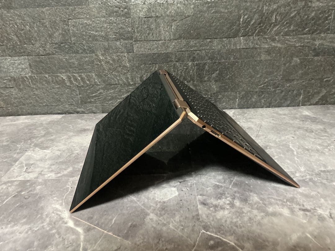 美品 HP SPECTRE corei7メモリ16GB NVMeSSD256GB