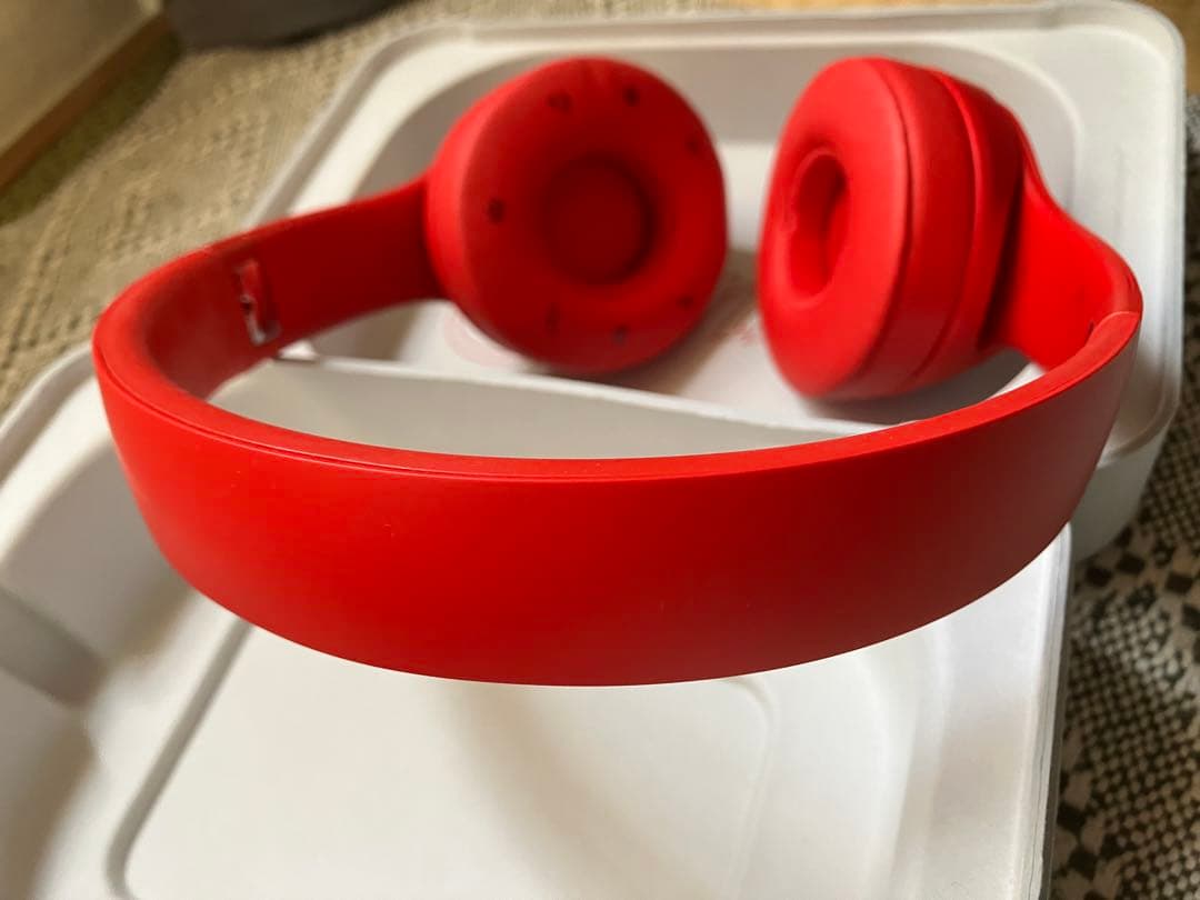 Beats Solo 4 “Ruby Red” Beats x JENNIE