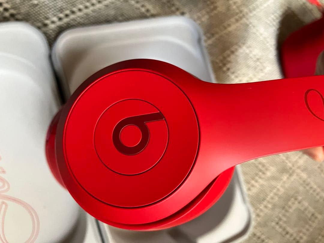 Beats Solo 4 “Ruby Red” Beats x JENNIE