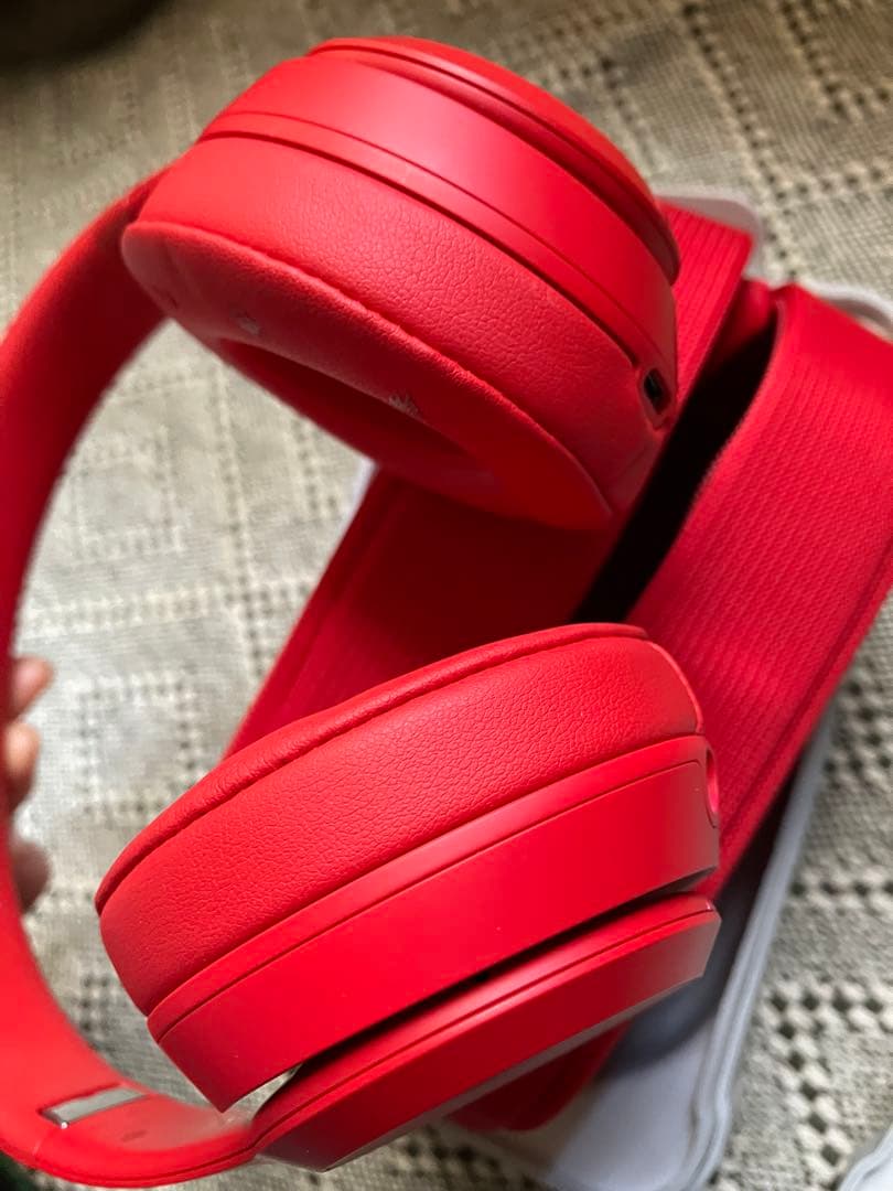Beats Solo 4 “Ruby Red” Beats x JENNIE