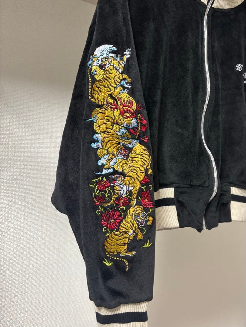 【チュウカタベタイ】トラックジャケット